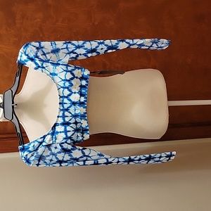 CIKADA Australia Kanolo Blue Tie Dye Printed Long Sleeve Swim Top in size 4